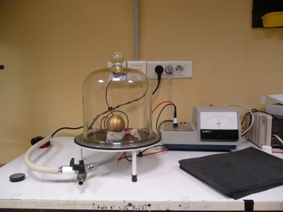 Birkeland experiment in our school 2008(3).jpg